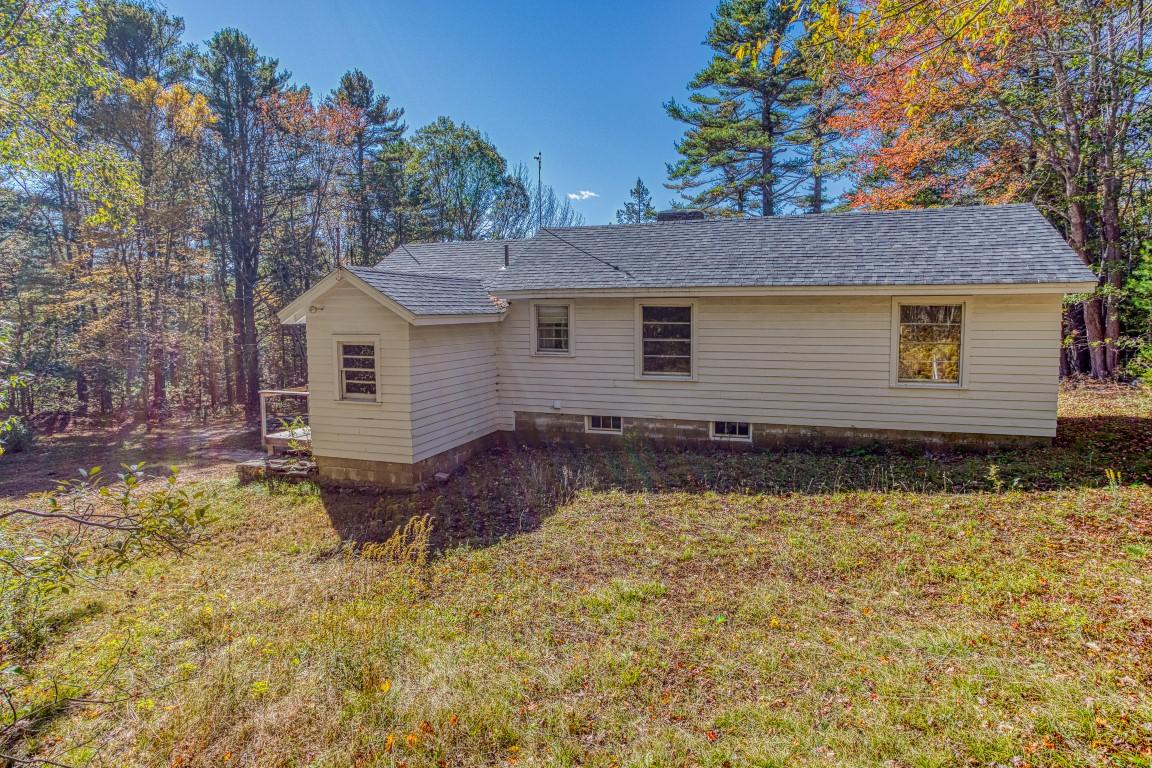 45 Montgomery Road Boothbay Harbor, ME 04538 - Photo 3 of 18 3