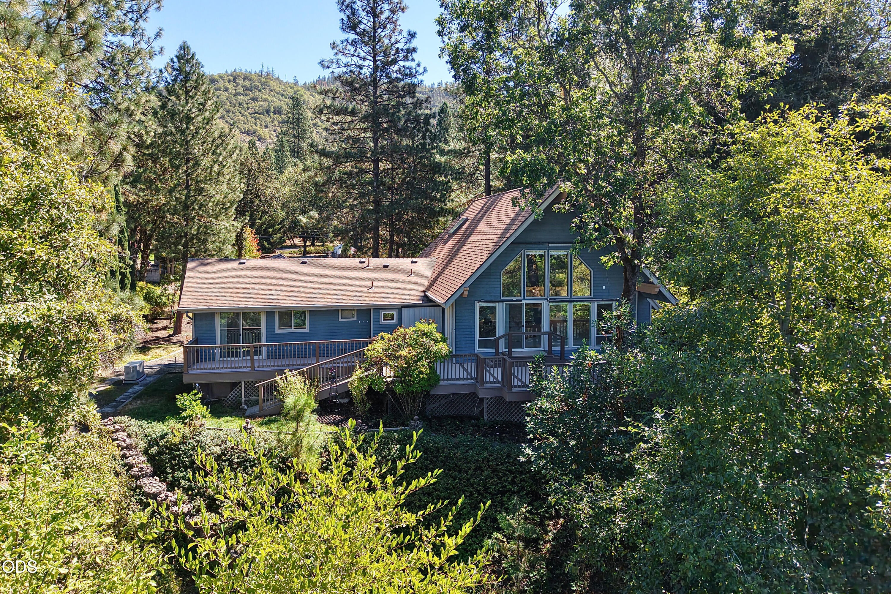 965 Old Ferry Road Shady Cove, OR 97539 - Photo 5 of 85 Gallery Image 5