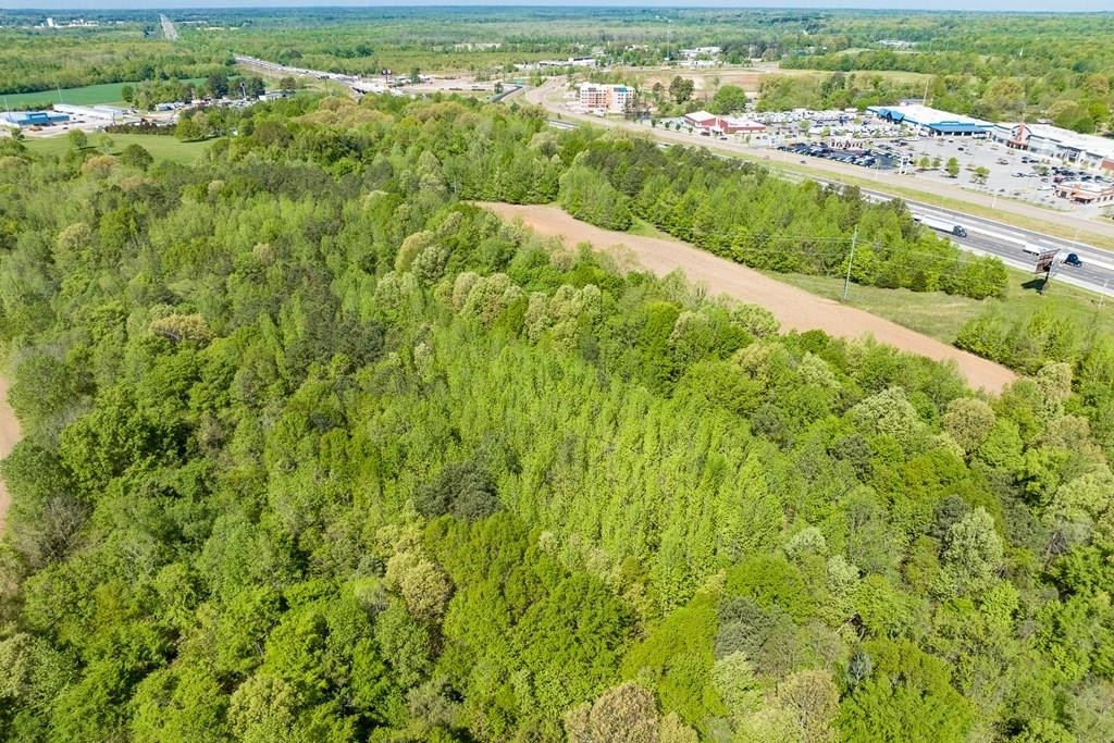 0 West Interstate 40 Expressway Jackson, TN 38301 - Photo 6 of 12 a view of a city