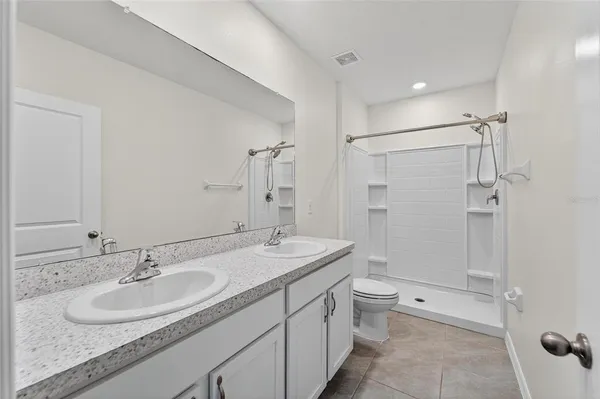 $2,700 | 5068 Captain Davis Drive, Wimauma, FL 33598
