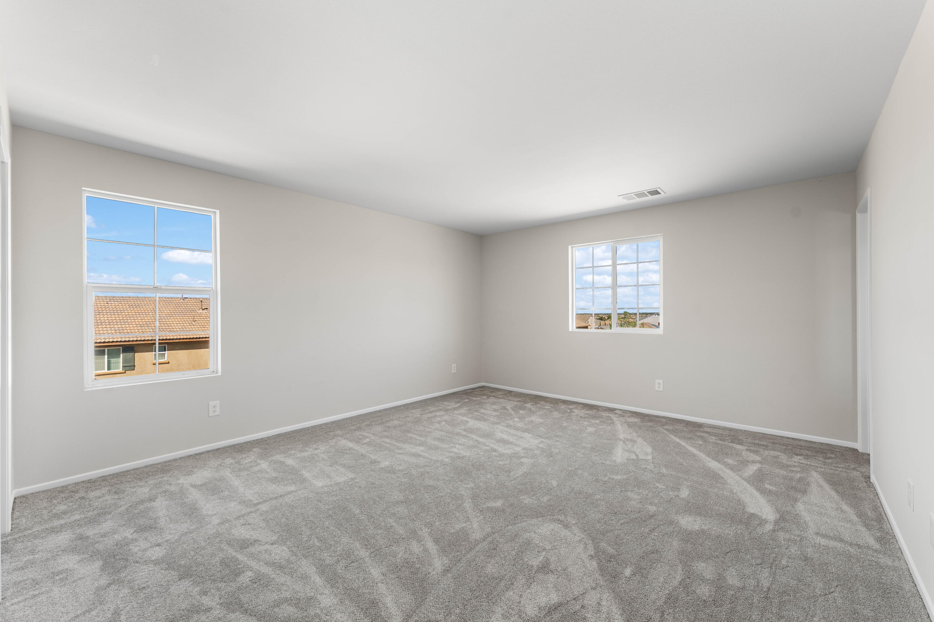 42570 72nd Street West Lancaster, CA 93536 - Photo 29 of 43 an empty room with a window