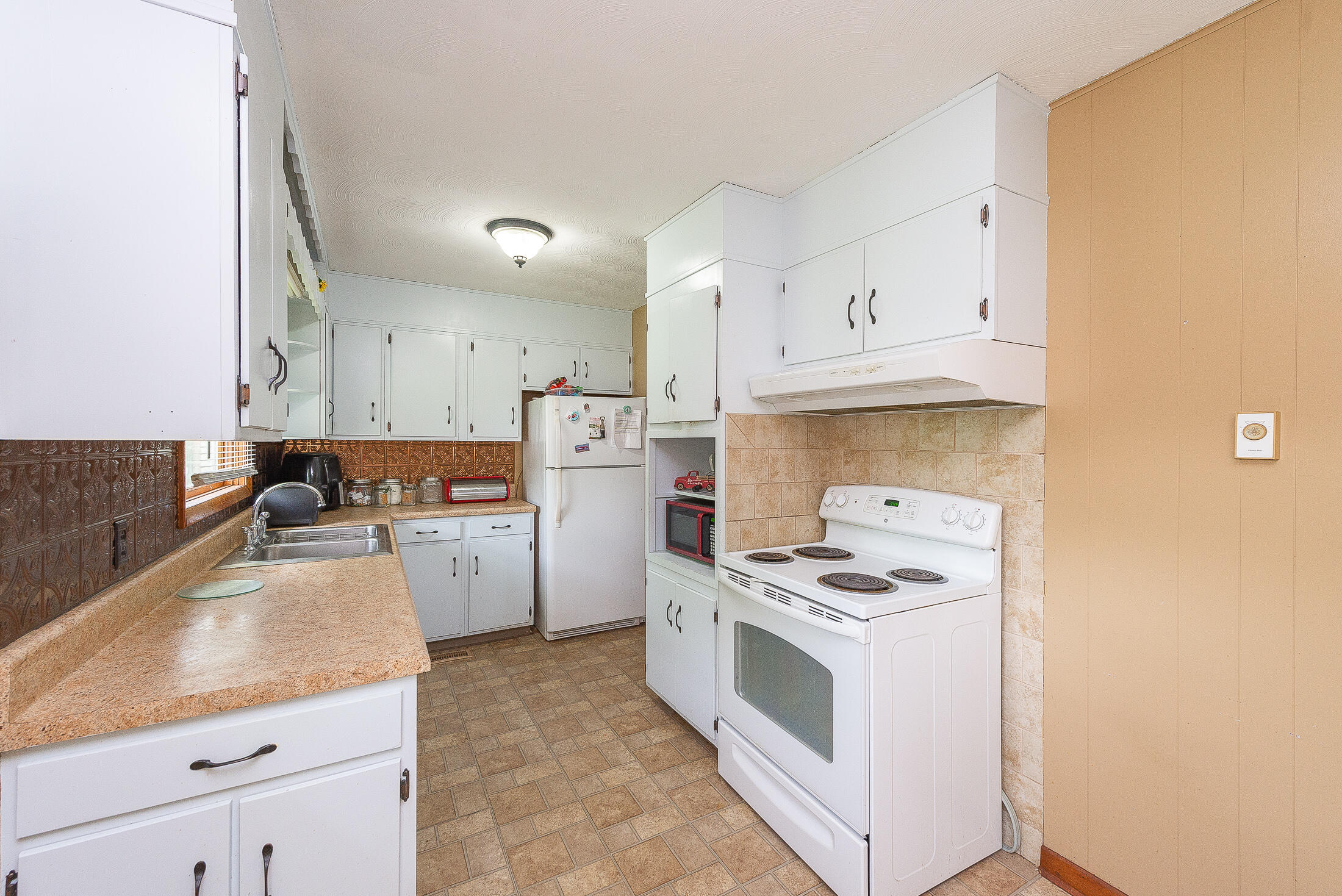 718 Bell Ridge Road Kingsport, TN 37660 - Photo 12 of 45 Kitchen