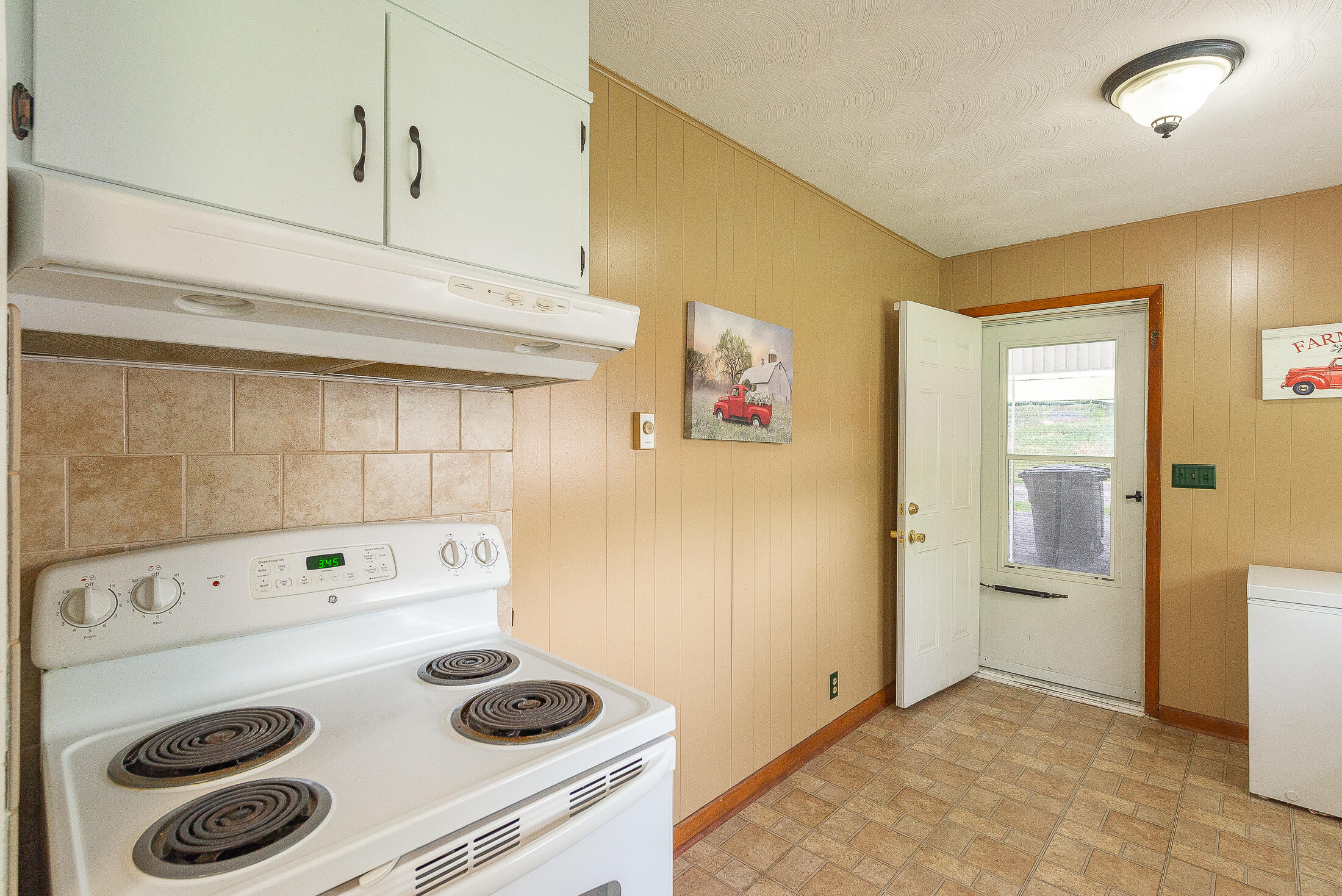 718 Bell Ridge Road Kingsport, TN 37660 - Photo 16 of 45 Kitchen