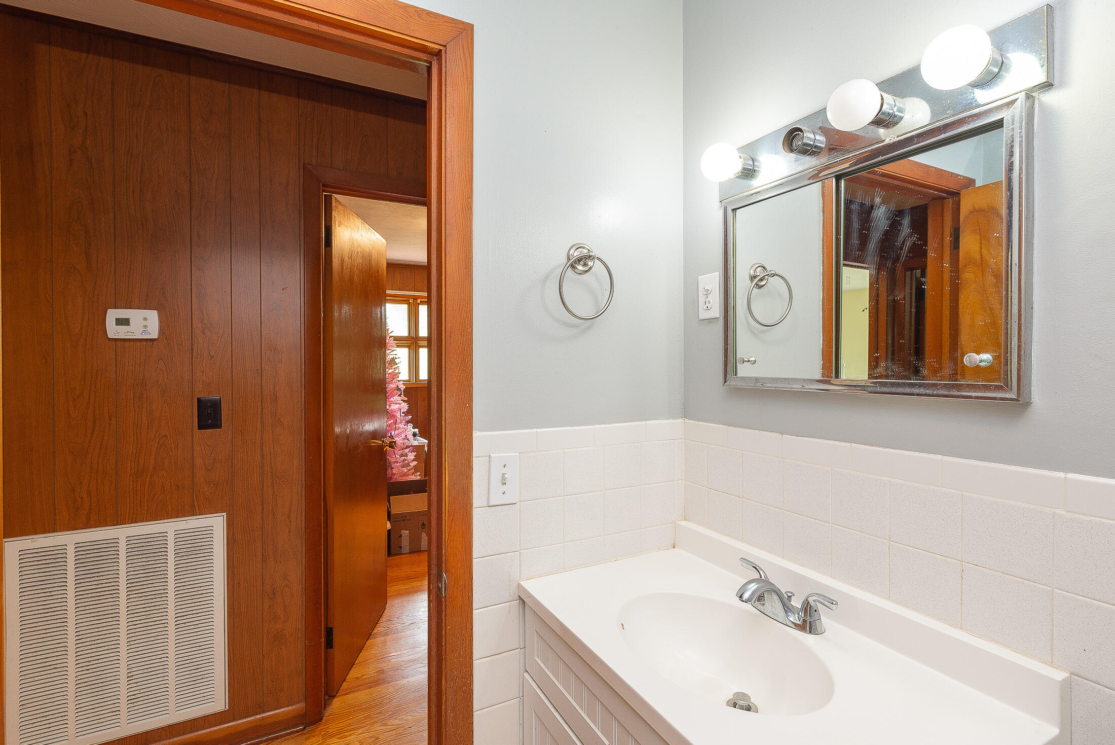 718 Bell Ridge Road Kingsport, TN 37660 - Photo 18 of 45 Bath