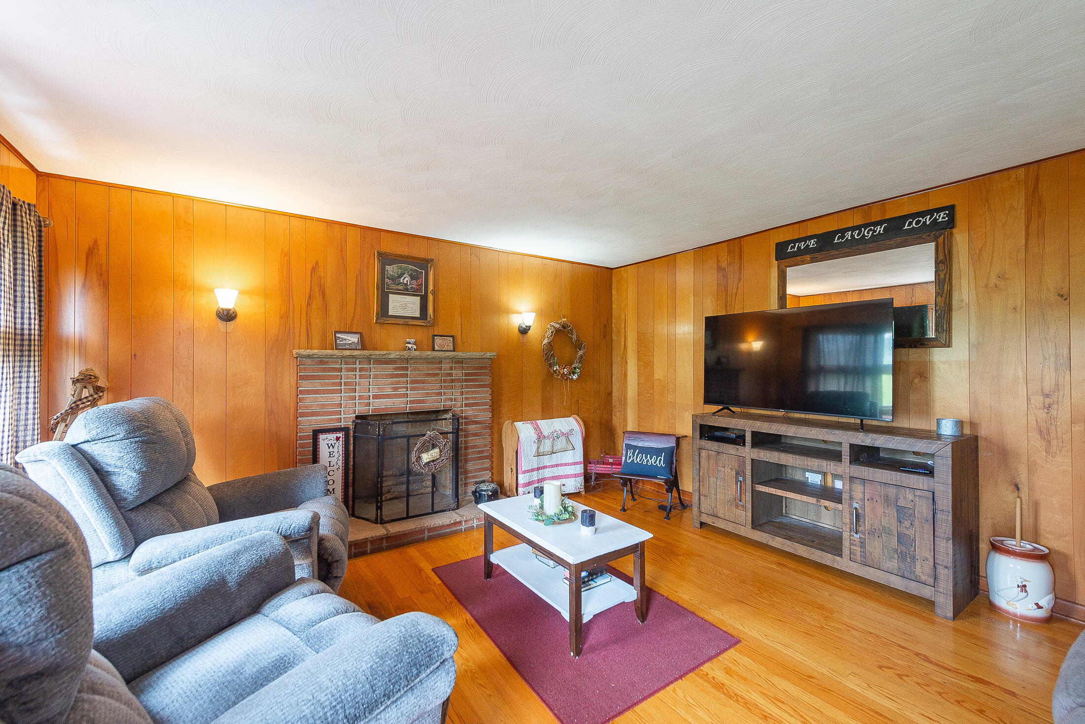 718 Bell Ridge Road Kingsport, TN 37660 - Photo 5 of 45 Living Room