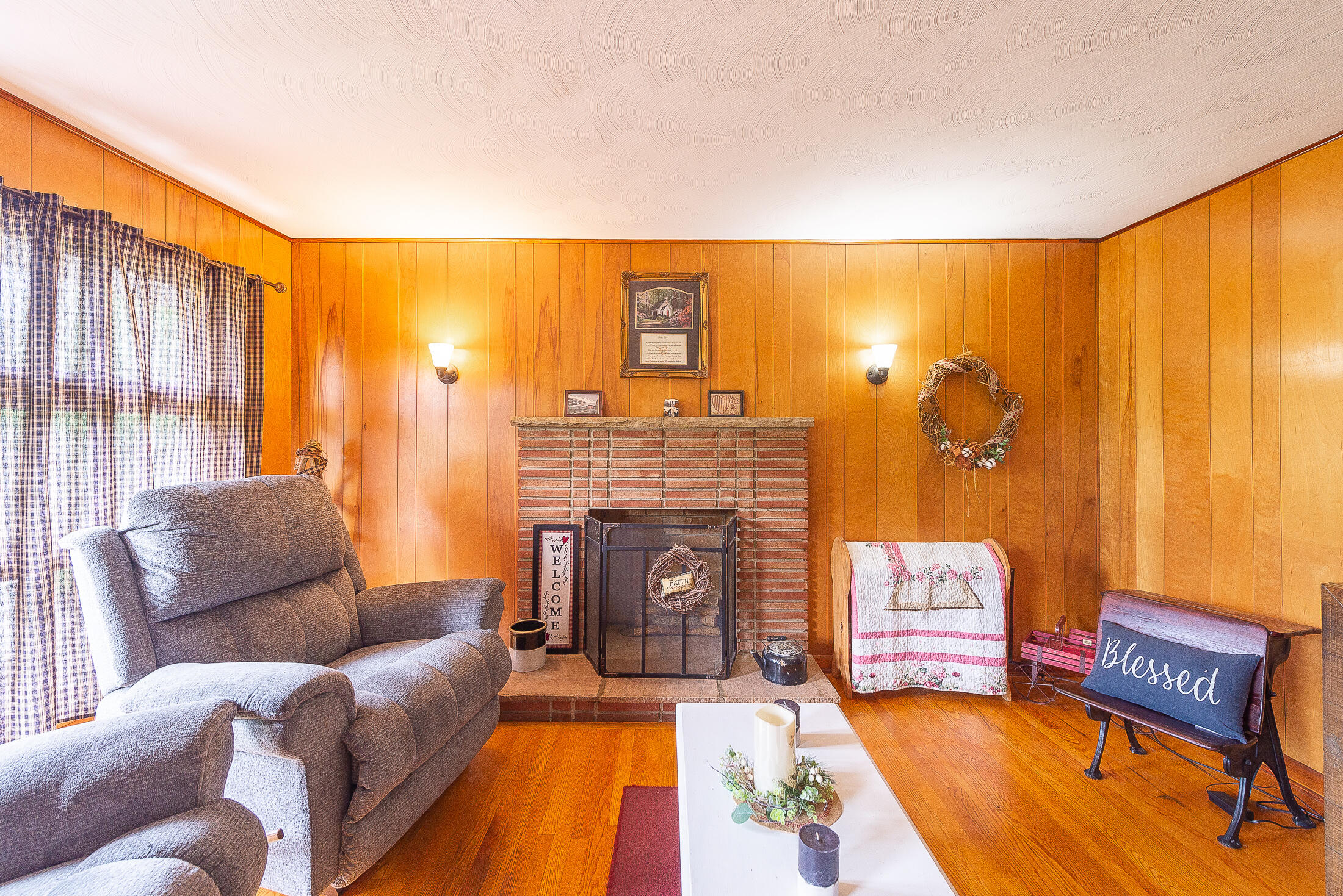 718 Bell Ridge Road Kingsport, TN 37660 - Photo 6 of 45 Living Room