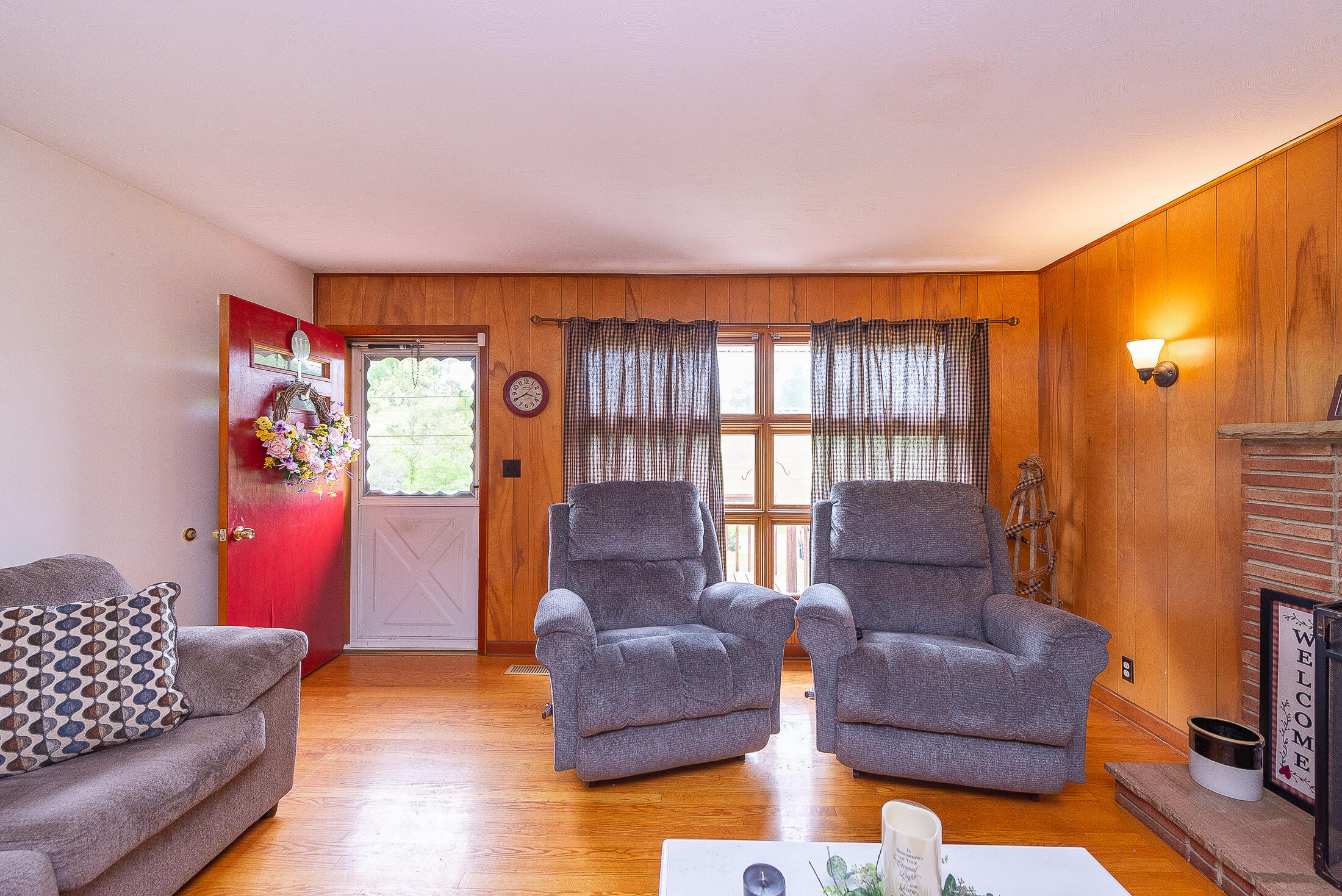 718 Bell Ridge Road Kingsport, TN 37660 - Photo 8 of 45 Living Room