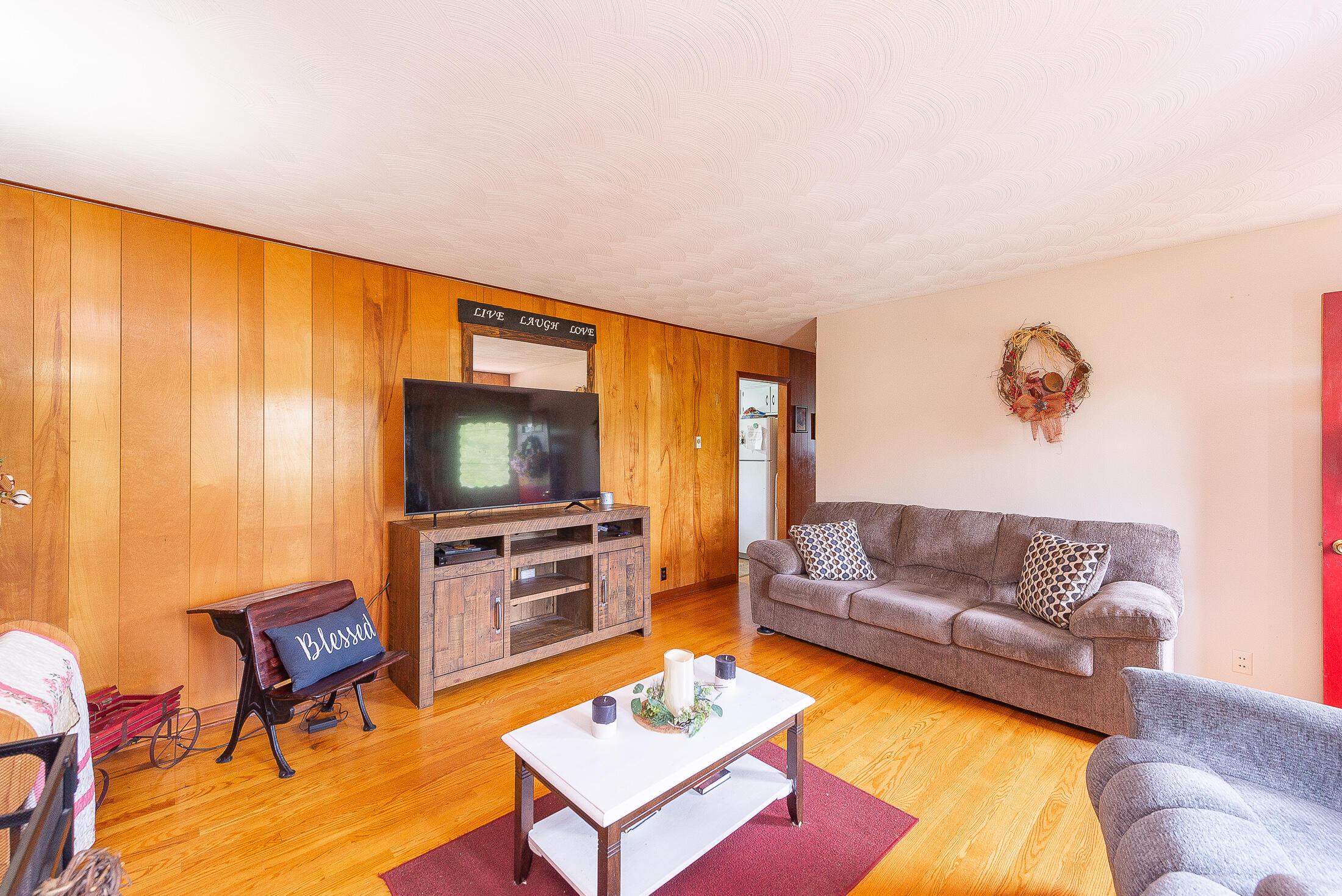 718 Bell Ridge Road Kingsport, TN 37660 - Photo 9 of 45 Living Room