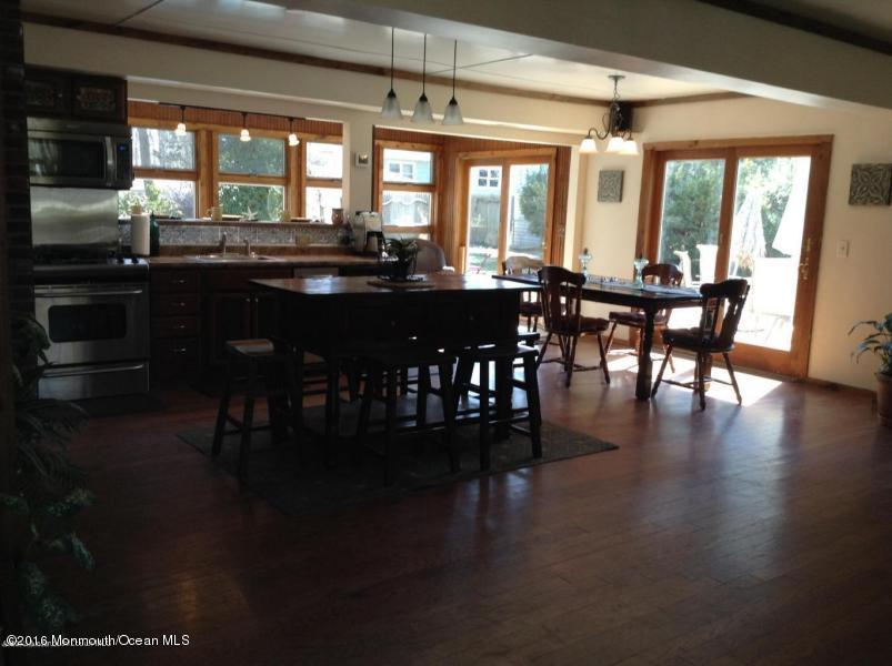 523 Silverton Road Brick, NJ 08723 - Photo 2 of 6 Eating area