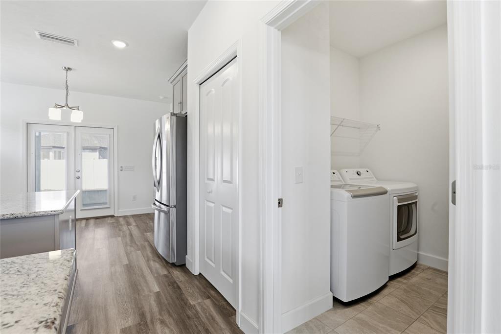 24302 Southwest 18th Road Newberry, FL 32669 - Photo 22 of 30 a bathroom with a sink and a mirror