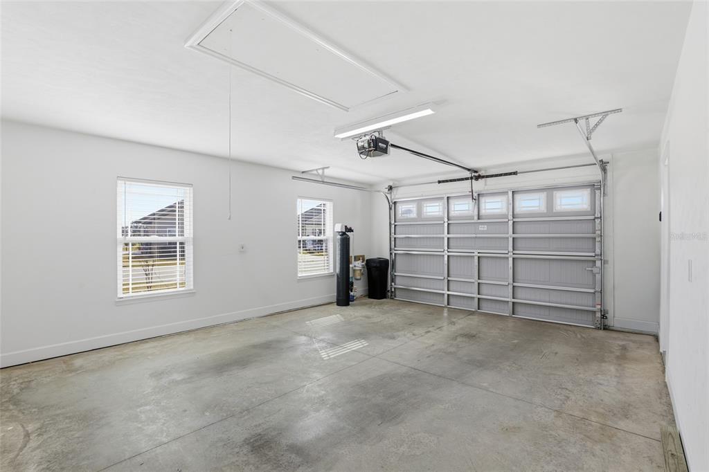 24302 Southwest 18th Road Newberry, FL 32669 - Photo 27 of 30 a view of a garage