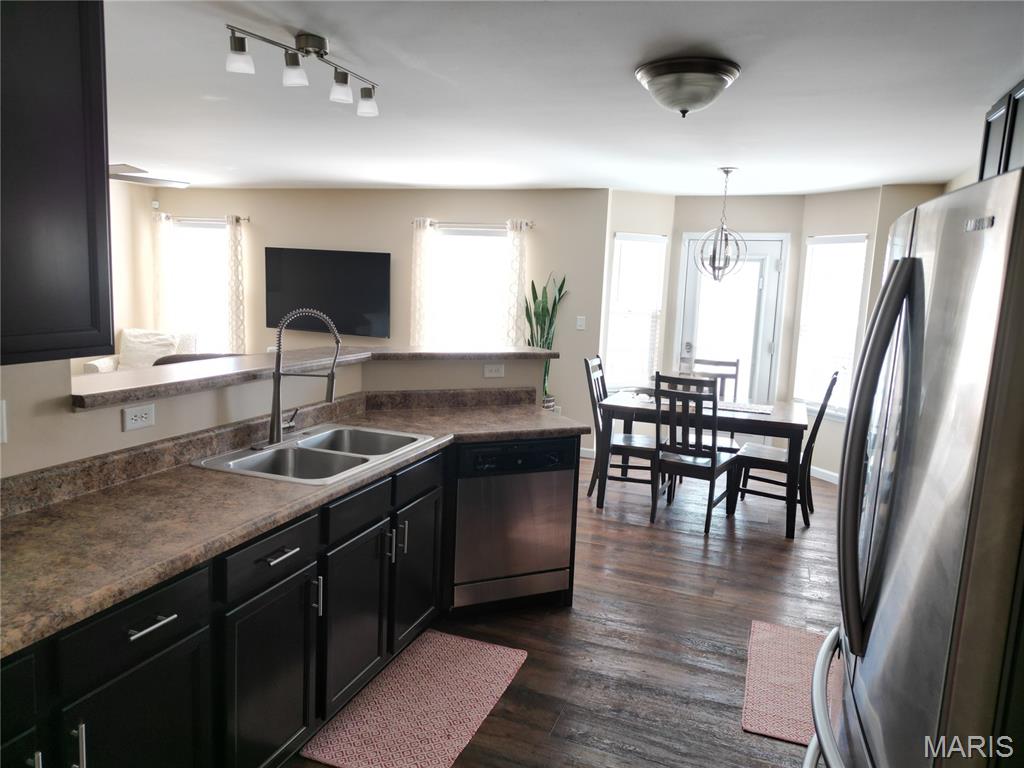 408 Spring Trace O'Fallon, MO 63368 - Photo 9 of 29