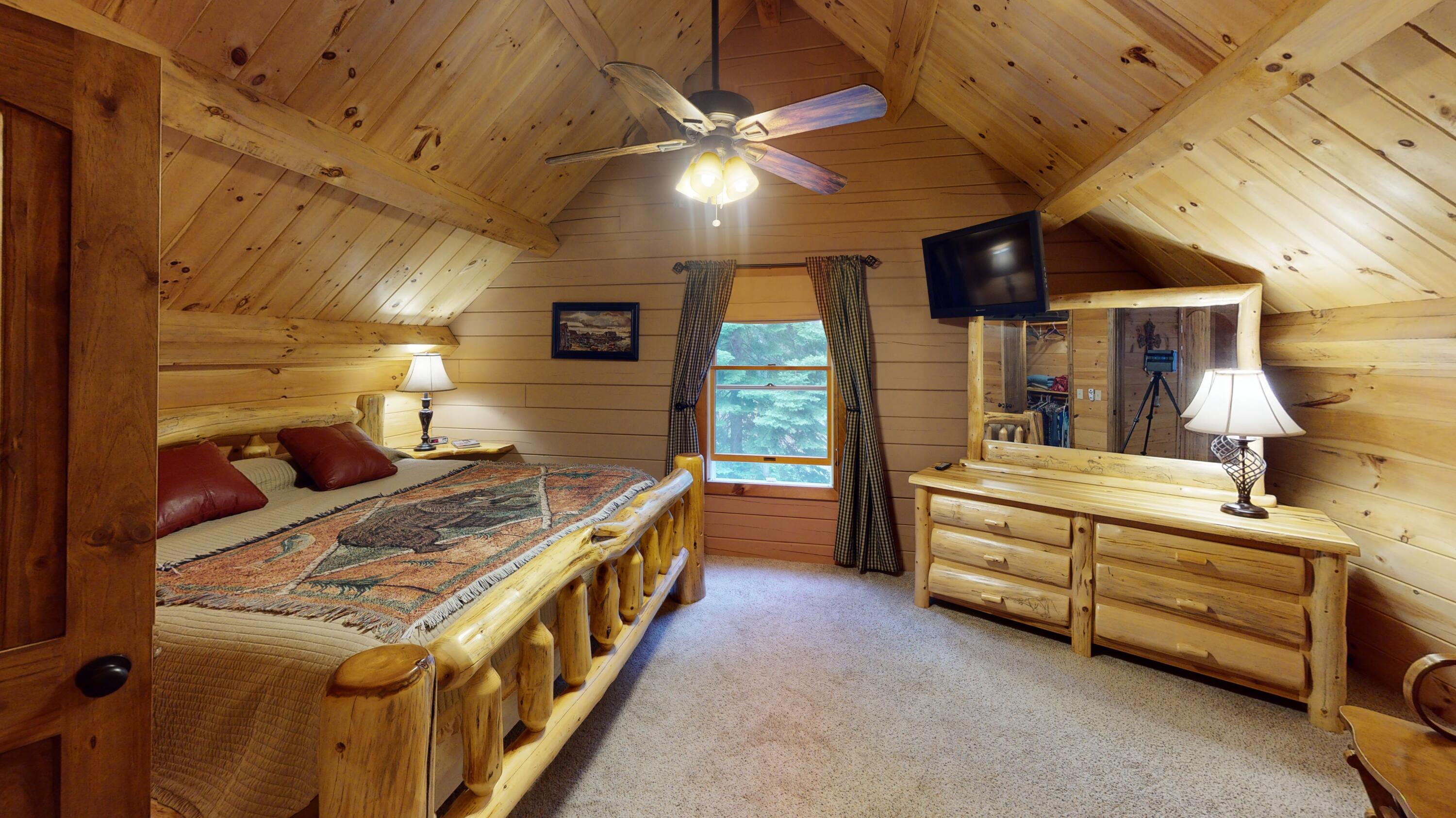 371 White Point Estates Road Lincoln, ME 04457 - Photo 27 of 38 26. Loft Bed 1
