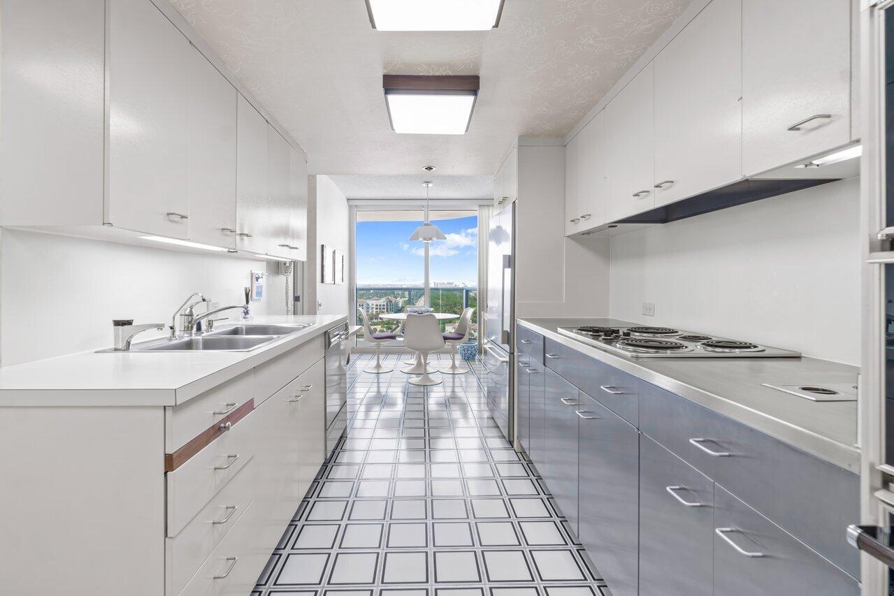 350 South Ocean Boulevard, Unit PHC Boca Raton, FL 33432 - Photo 18 of 42 009-350SouthOceanBoulevard-PHC-BocaRaton