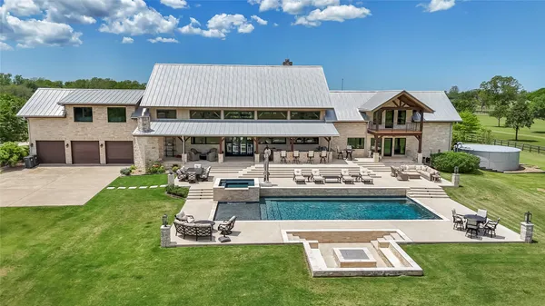 $3,900,000 | 1000 River Trace Drive, Columbus, TX 78934