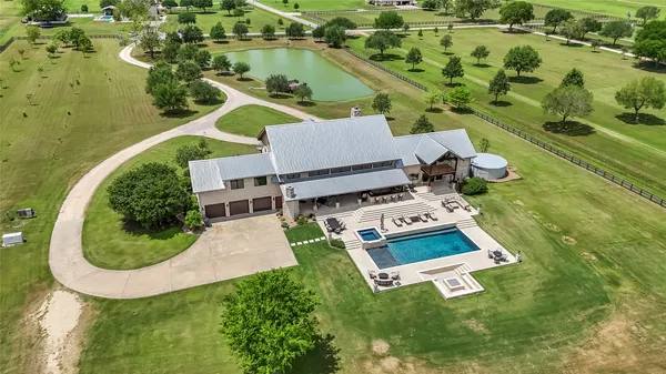 $3,900,000 | 1000 River Trace Drive, Columbus, TX 78934