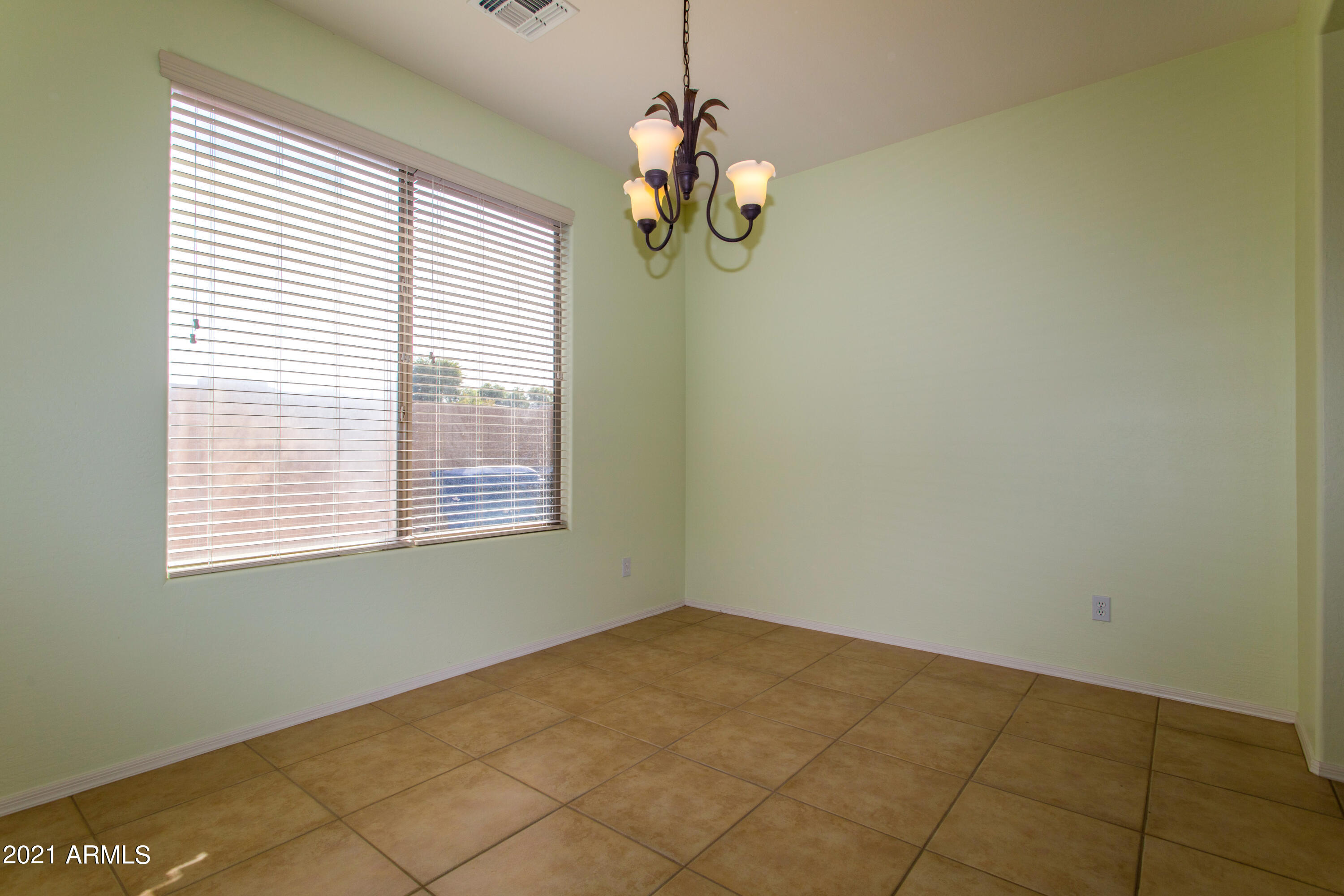 15428 West Redfield Road Surprise, AZ 85379 - Photo 11 of 45 11 Dining Room
