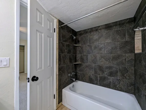 $1,398 | 720 East Alice Avenue, Unit 102, Phoenix, AZ 85020
