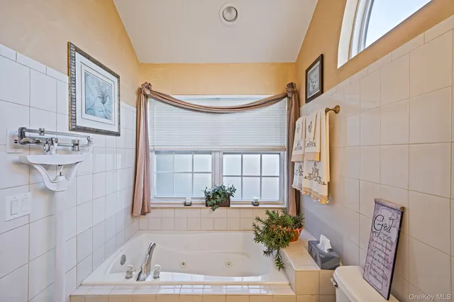 $649,997 | 2101 Nicole Drive, Port Jefferson Station, NY 11776