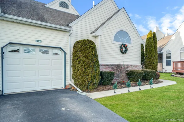 $649,997 | 2101 Nicole Drive, Port Jefferson Station, NY 11776