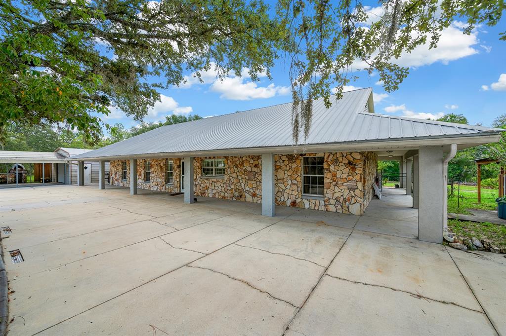 11490 Northeast 109th Place Archer, FL 32618 - Photo 9 of 45