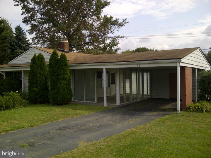 11 Vineyard Road Levittown, PA 19057 - Photo 1 of 23 Gallery Image 1