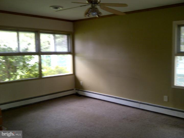 11 Vineyard Road Levittown, PA 19057 - Photo 16 of 23 Gallery Image 16