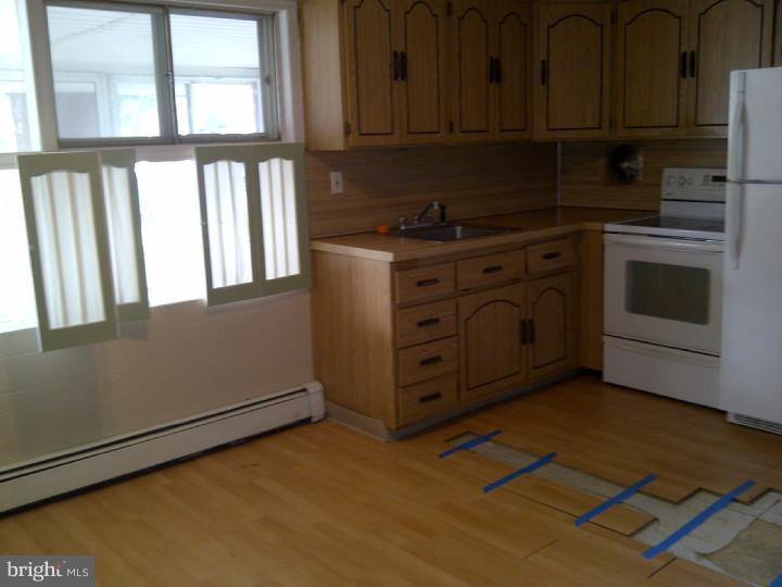 11 Vineyard Road Levittown, PA 19057 - Photo 18 of 23 Gallery Image 18