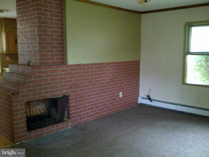 11 Vineyard Road Levittown, PA 19057 - Photo 19 of 23 Gallery Image 19