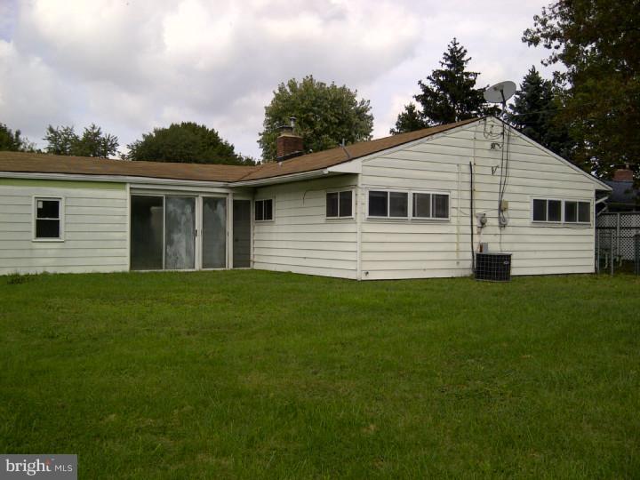 11 Vineyard Road Levittown, PA 19057 - Photo 23 of 23 Gallery Image 23
