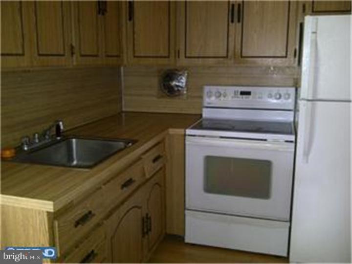 11 Vineyard Road Levittown, PA 19057 - Photo 4 of 23 Gallery Image 4
