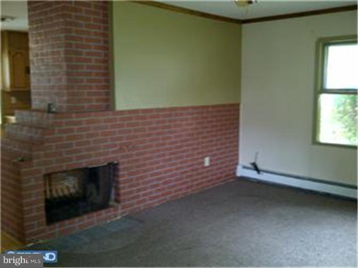 11 Vineyard Road Levittown, PA 19057 - Photo 5 of 23 Gallery Image 5