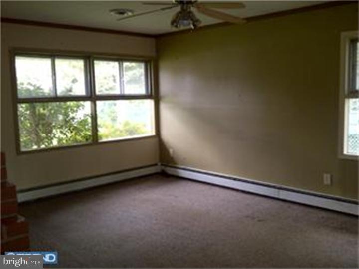 11 Vineyard Road Levittown, PA 19057 - Photo 7 of 23 Gallery Image 7