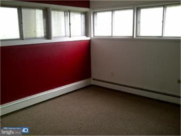 11 Vineyard Road Levittown, PA 19057 - Photo 9 of 23 Gallery Image 9