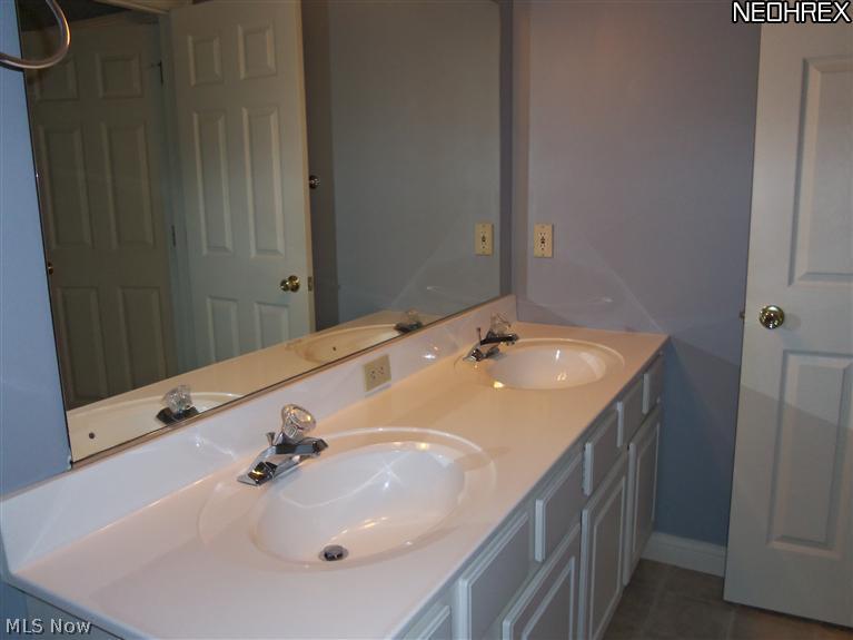 9836 Old Johnnycake Ridge Road Mentor, OH 44060 - Photo 15 of 25