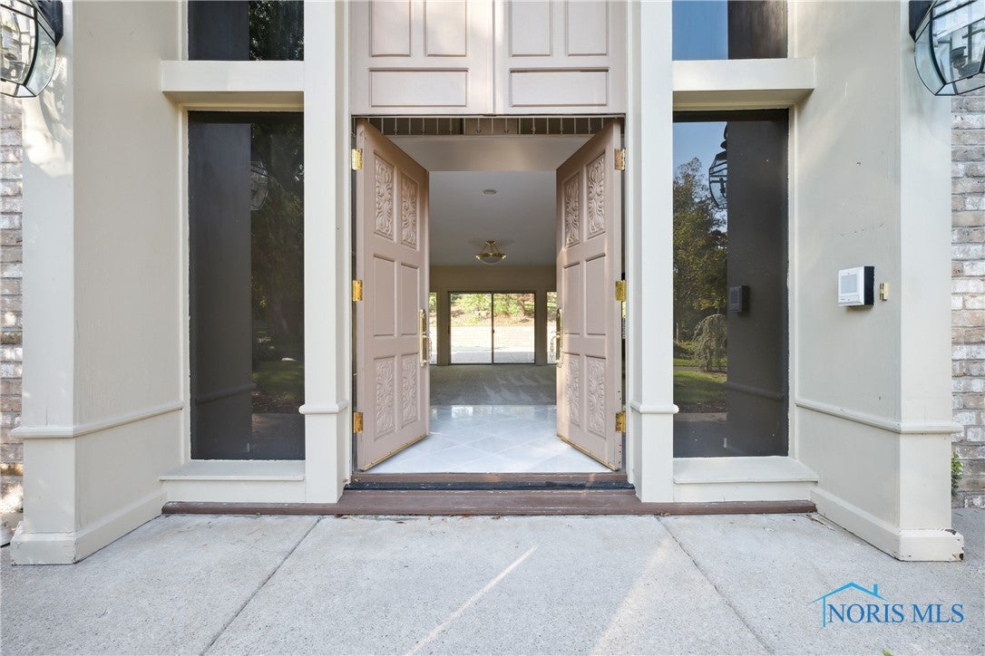 5532 Fox Hill Road Toledo, OH 43623 - Photo 4 of 50 Gallery Image 4