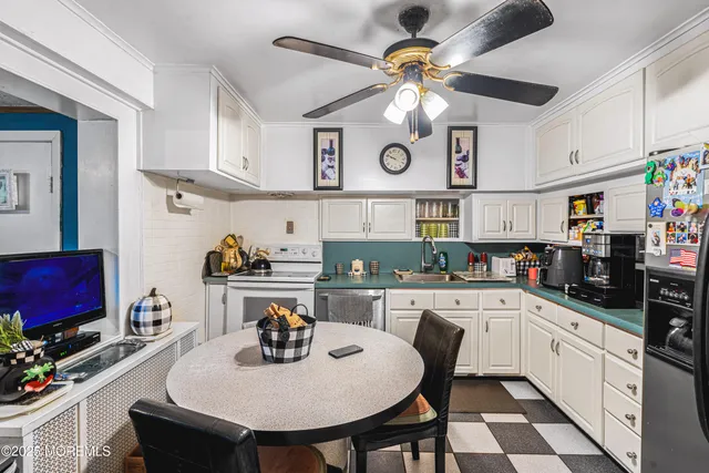 $515,000 | 207 Lloyd Road, Matawan, NJ 07747