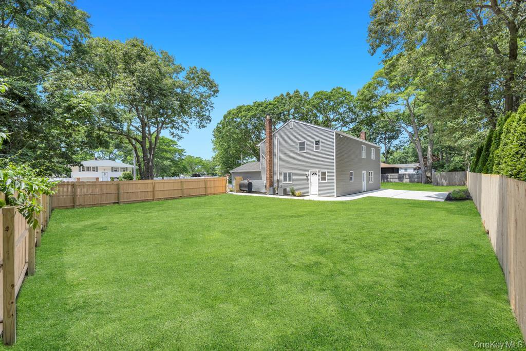 369 Dare Road Selden, NY 11784 - Photo 6 of 35