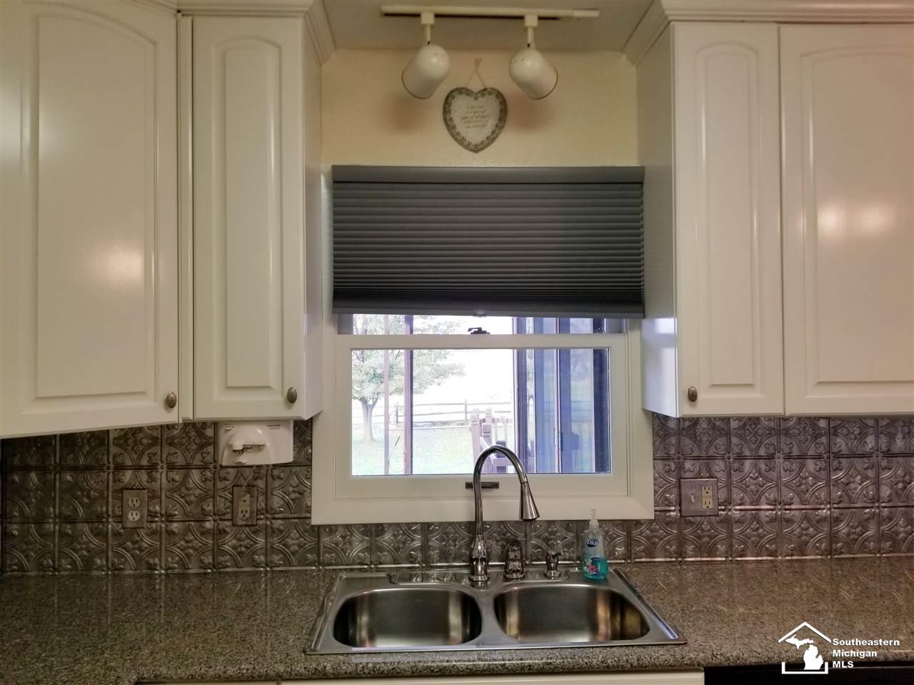 520 East Erie Road Temperance, MI 48182 - Photo 12 of 29
