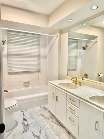 $3,500 | 619 41st Street, Downers Grove, IL 60515