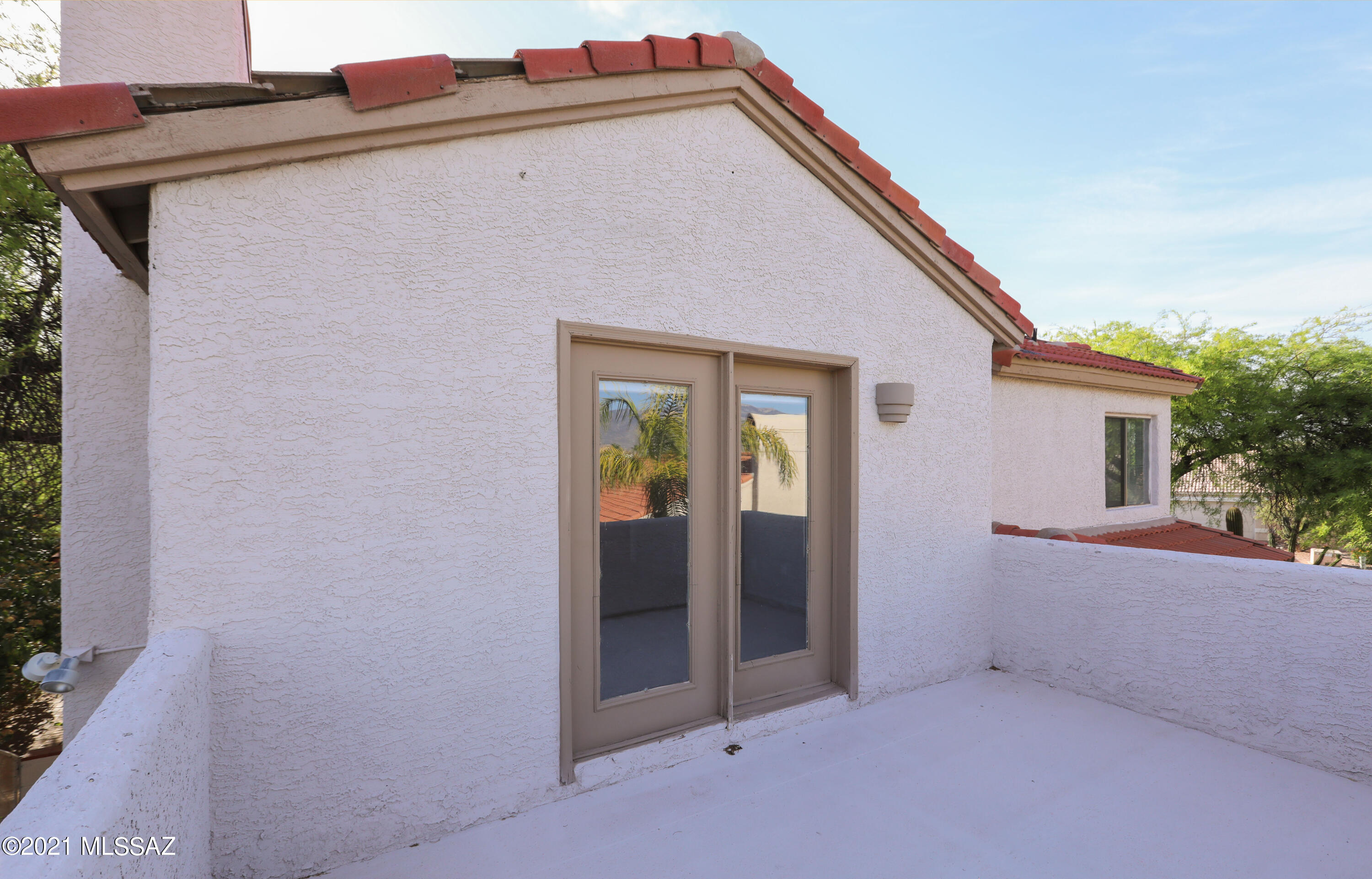 12560 North Wayfarer Way Oro Valley, AZ 85755 - Photo 27 of 43 a view of a house with backyard
