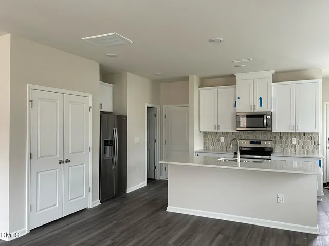 $2,050 | 932 Clearhaven Lane, Fuquay-Varina, NC 27526