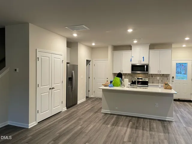 $2,050 | 932 Clearhaven Lane, Fuquay-Varina, NC 27526