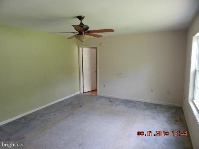 507 Love Point Road Stevensville, MD 21666 - Photo 5 of 13 Living Room