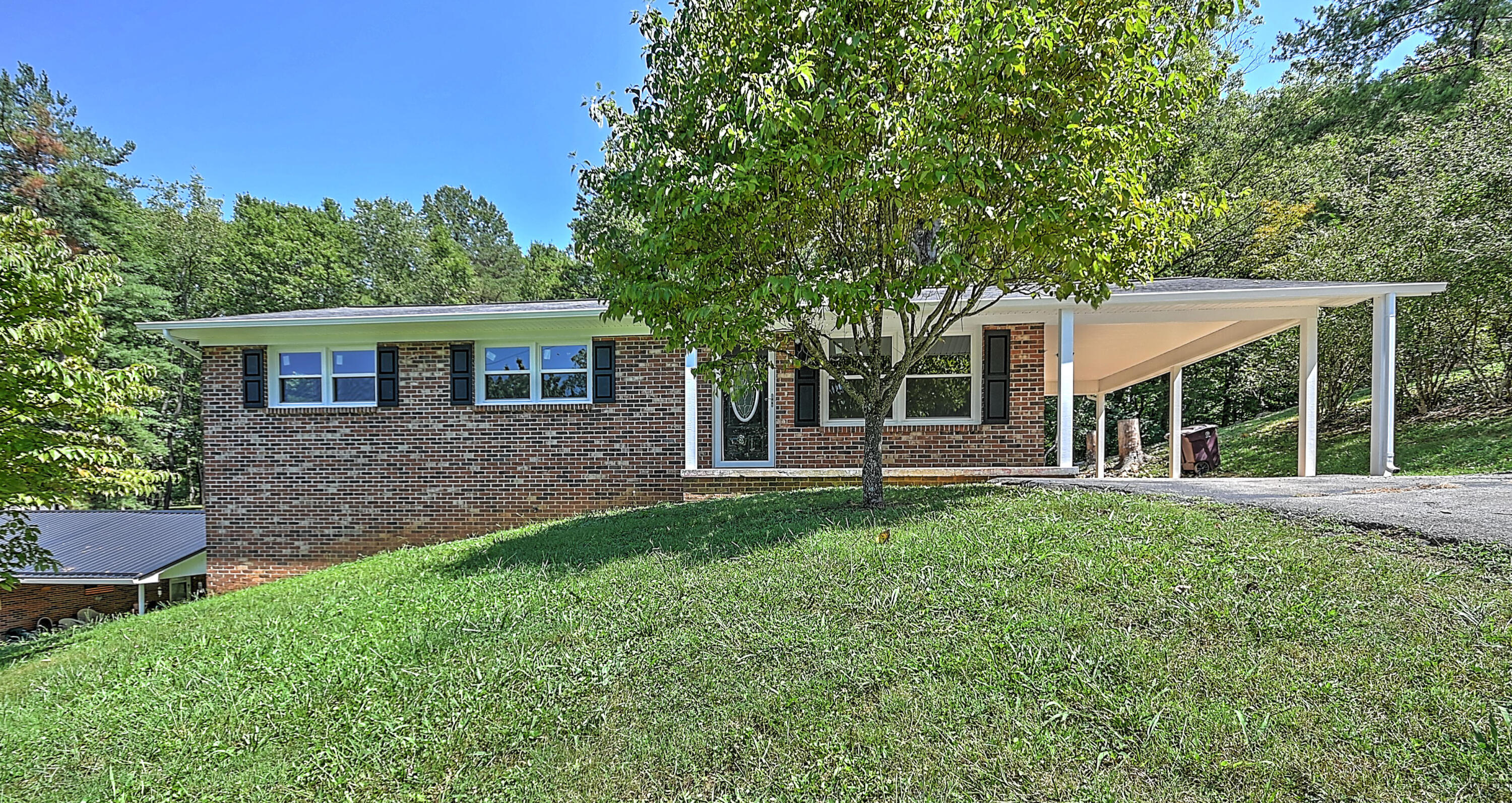 121 Pinecrest Road Church Hill, TN 37642 - Photo 2 of 39 Pincrest-2