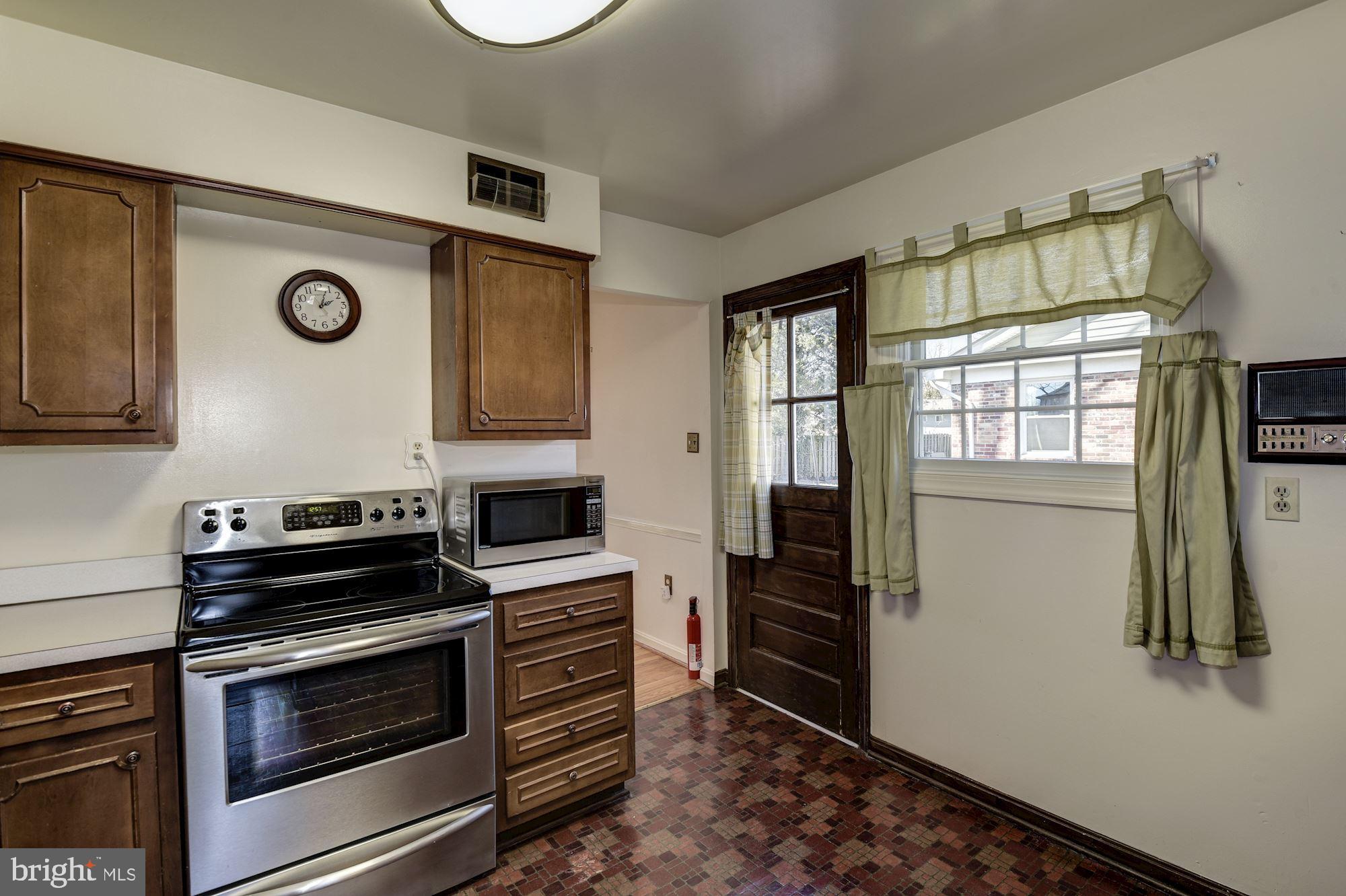 1507 Crestline Road Silver Spring, MD 20904 - Photo 11 of 25 Gallery Image 11