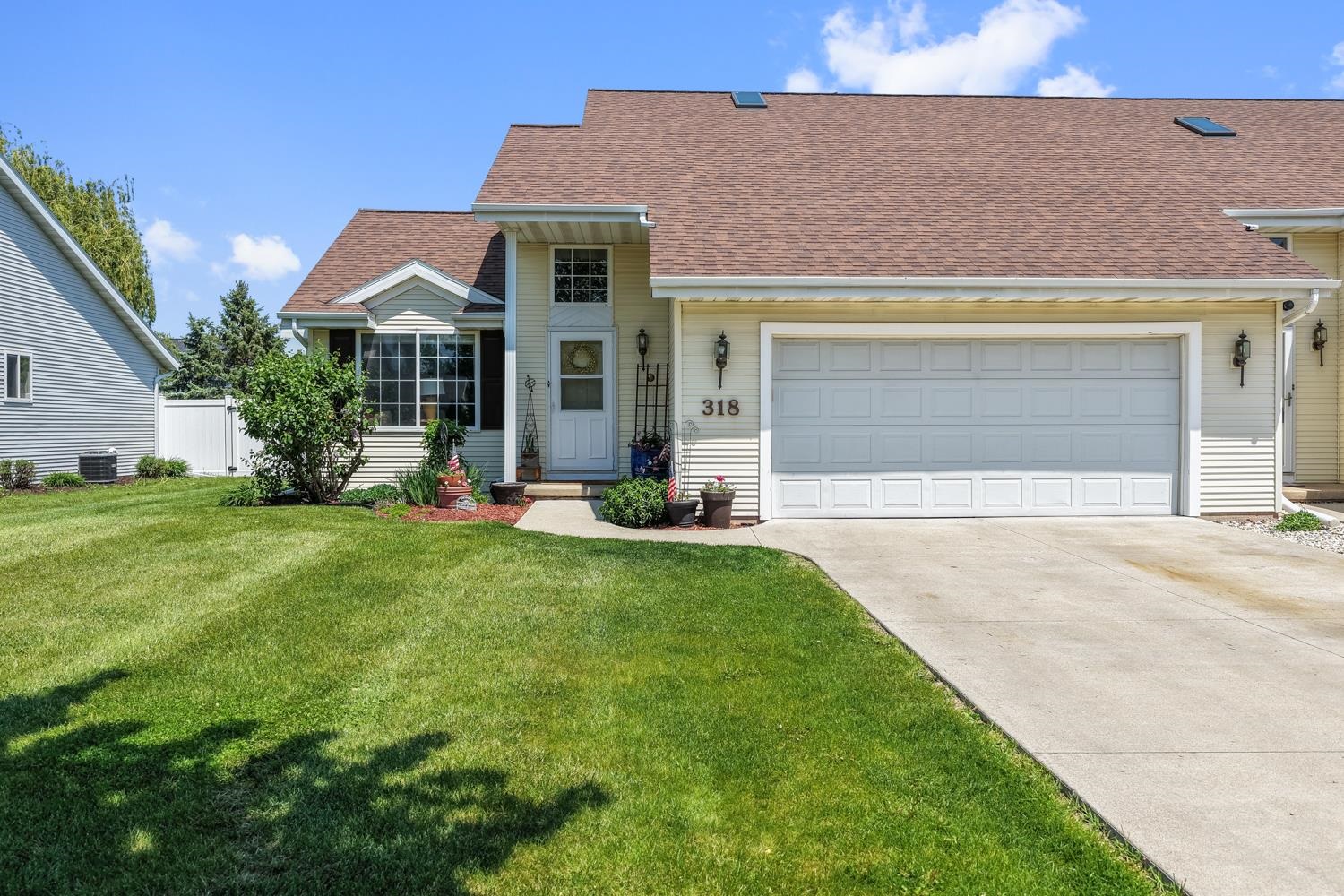 316 Desplaine Road De Pere, WI 54115 - Photo 2 of 50