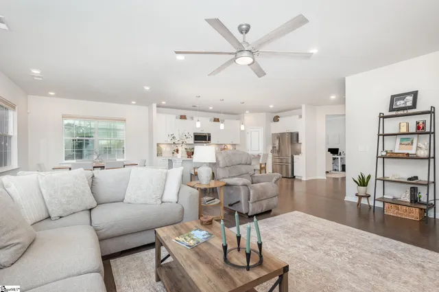 $494,900 | 264 Double Crest Drive, Taylors, SC 29687