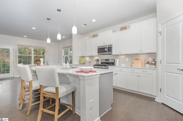 $494,900 | 264 Double Crest Drive, Taylors, SC 29687