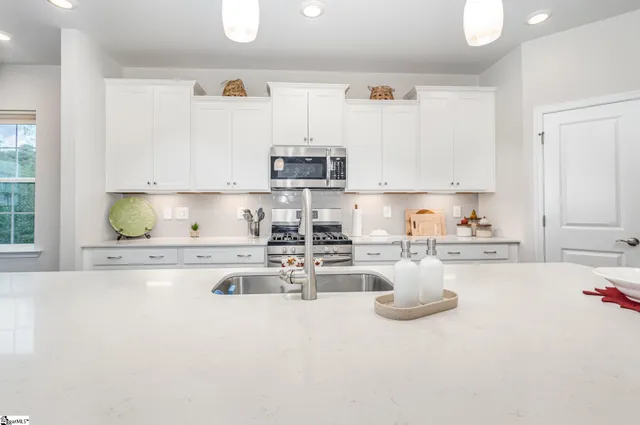 $494,900 | 264 Double Crest Drive, Taylors, SC 29687